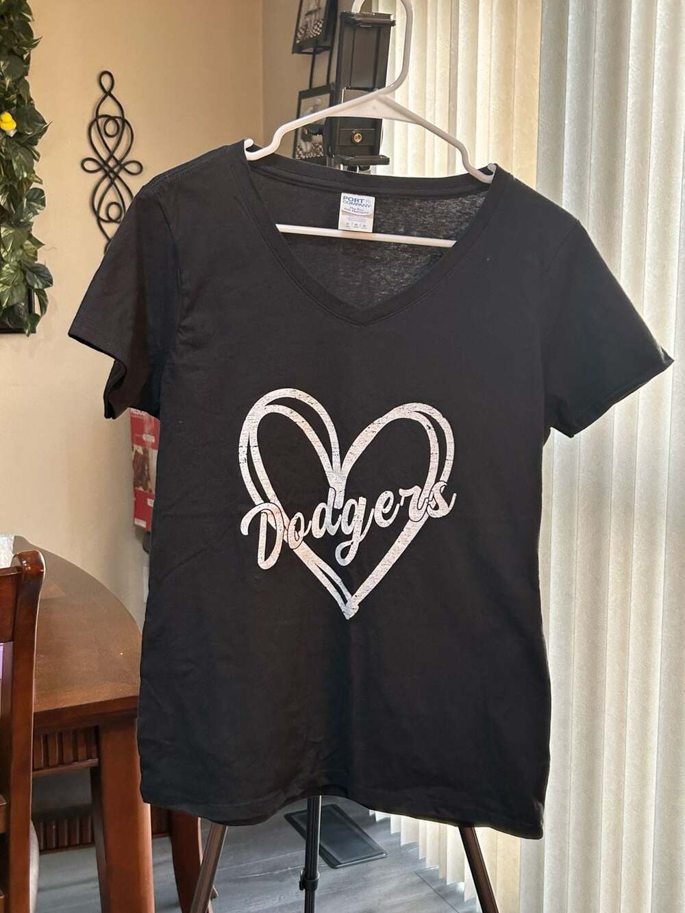 Port & Company Fan Favorite Los Angeles Dodgers Heart Graphic V-Neck T-Shirt
